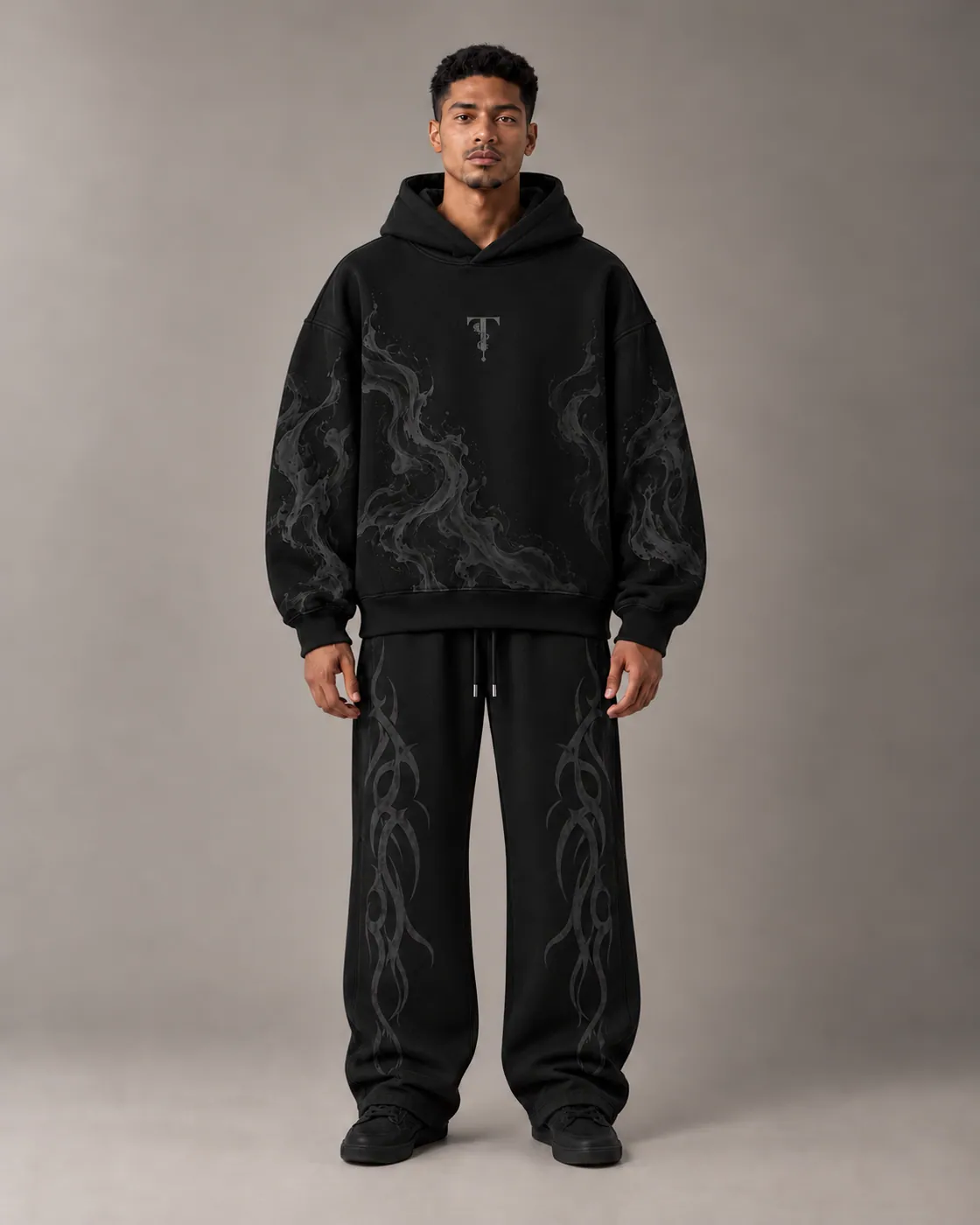 FLOW SET in Black / Tonal, on body