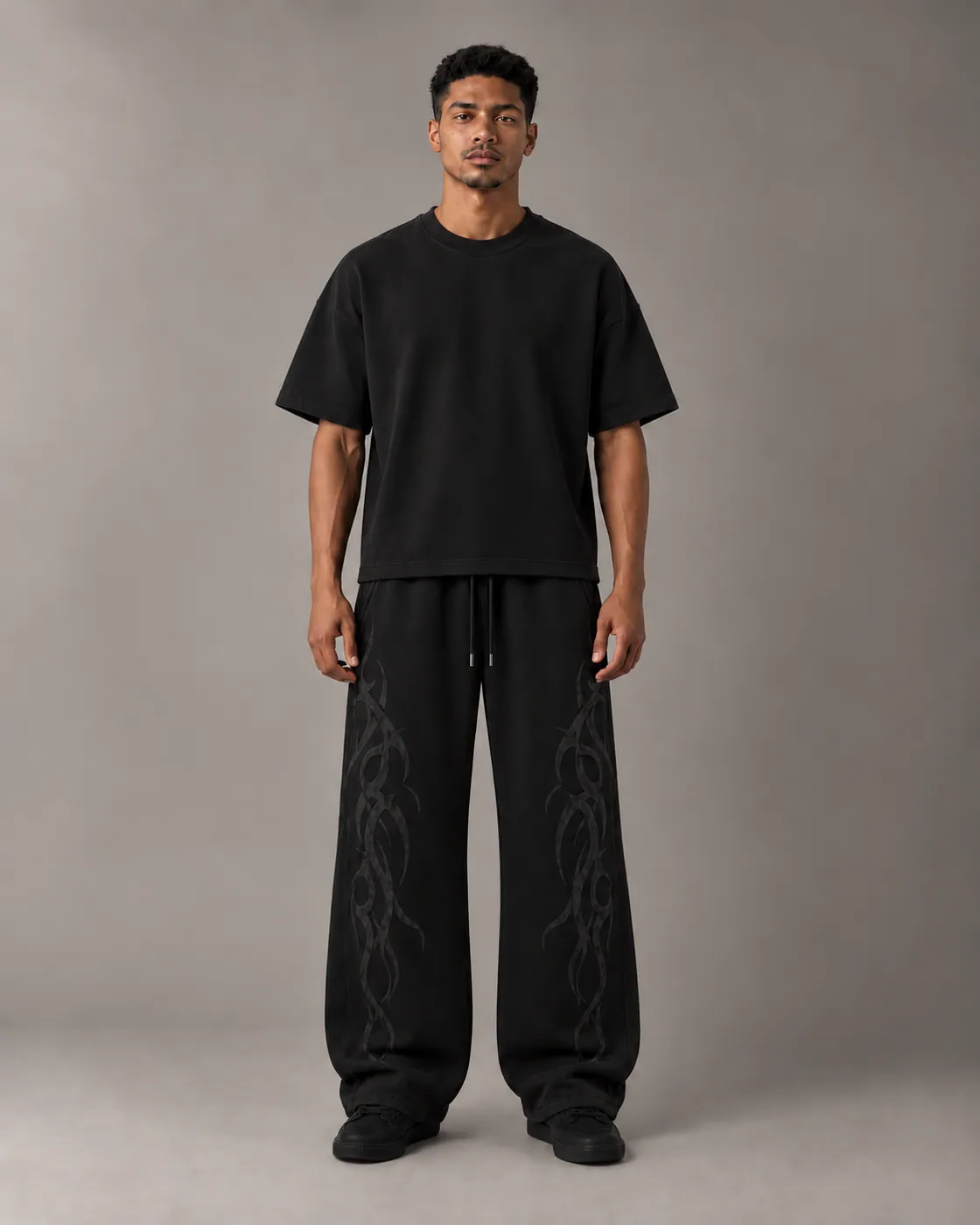 FLOW SWEATS in Black / Tonal, on body