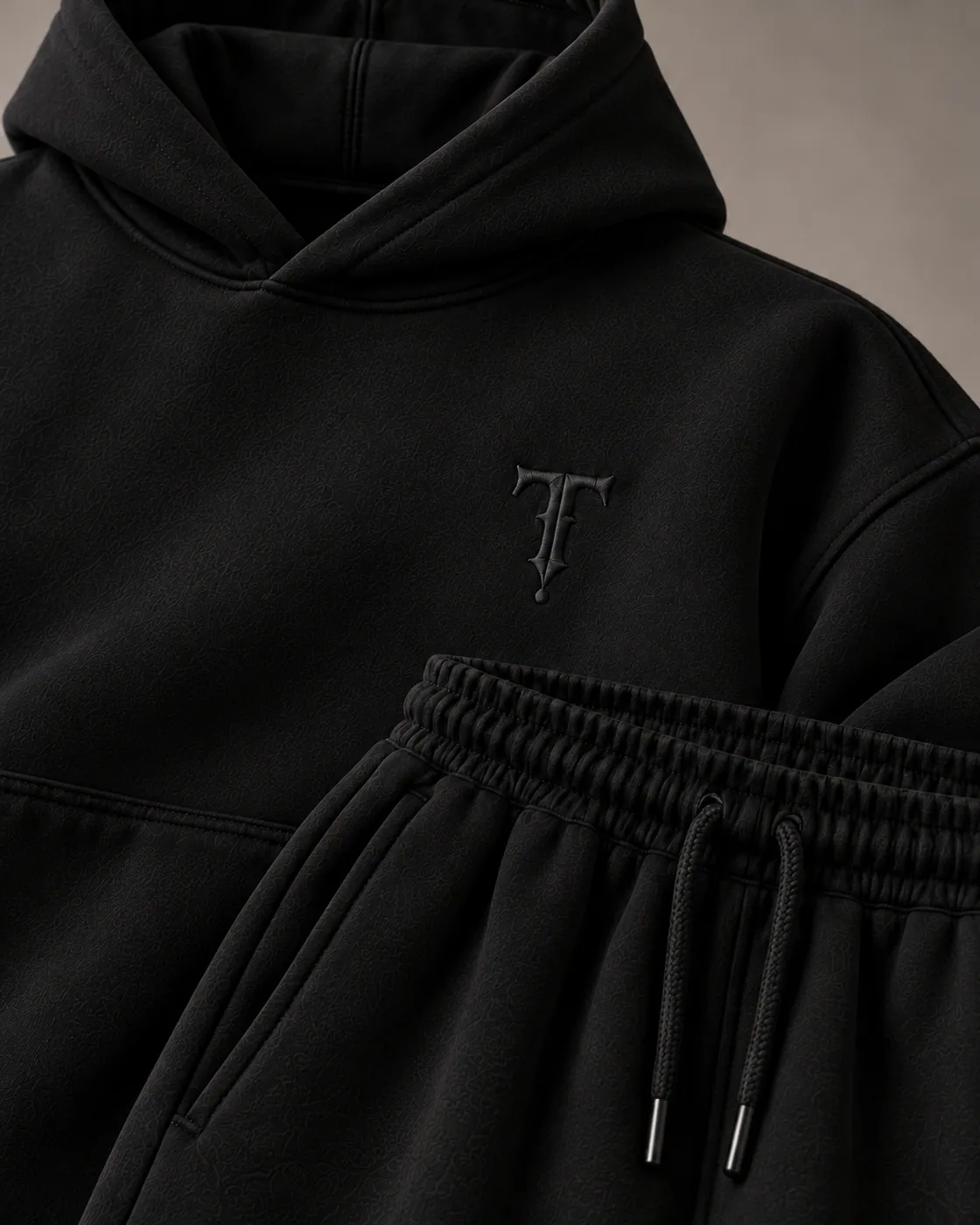 FORM SET in Black / Tonal, detail