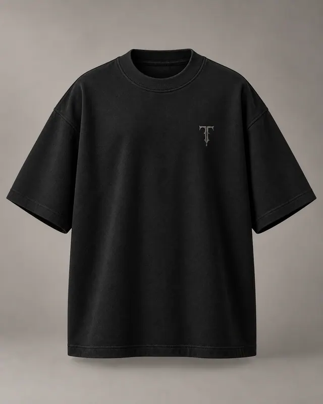 FORM TEE in Black / Tonal, front