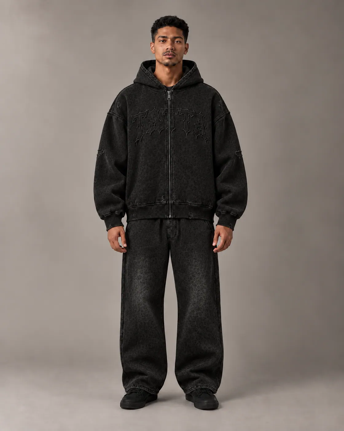 WORN SET in Black / Tonal, on body