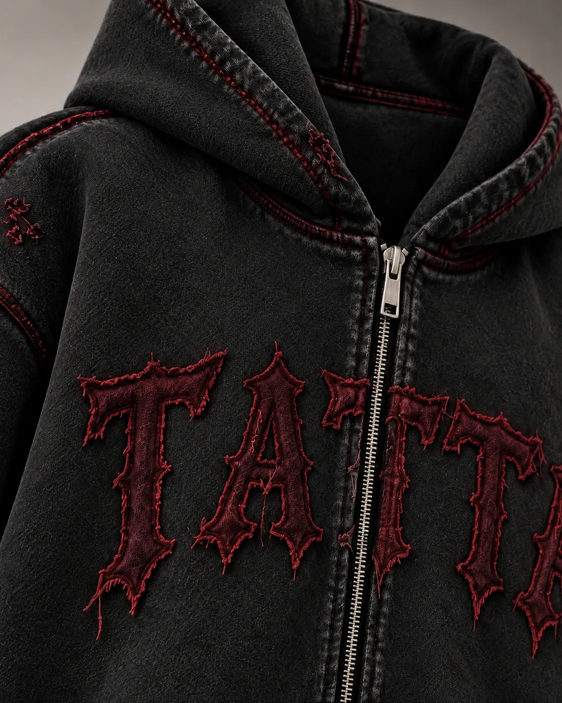 WORN ZIP in Black / Oxblood, detail